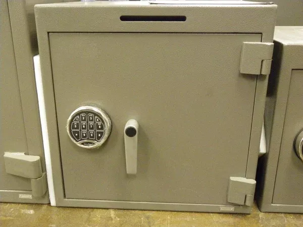 SafeandVaultStore UC-2020 Utility Burglar Chest